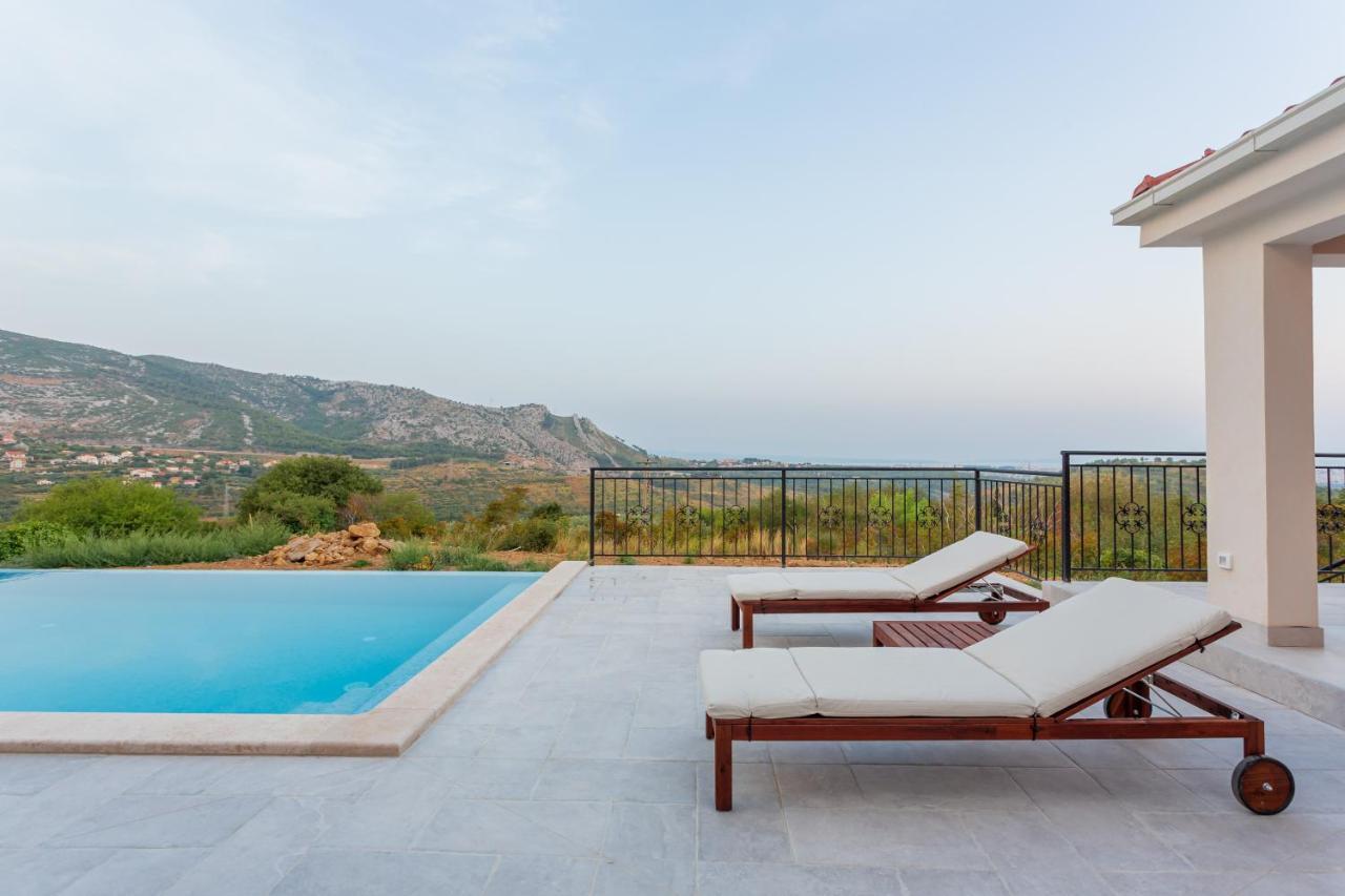 Villa Secluded House - Guaranteed Privacy - Heated Pool Klis Esterno foto
