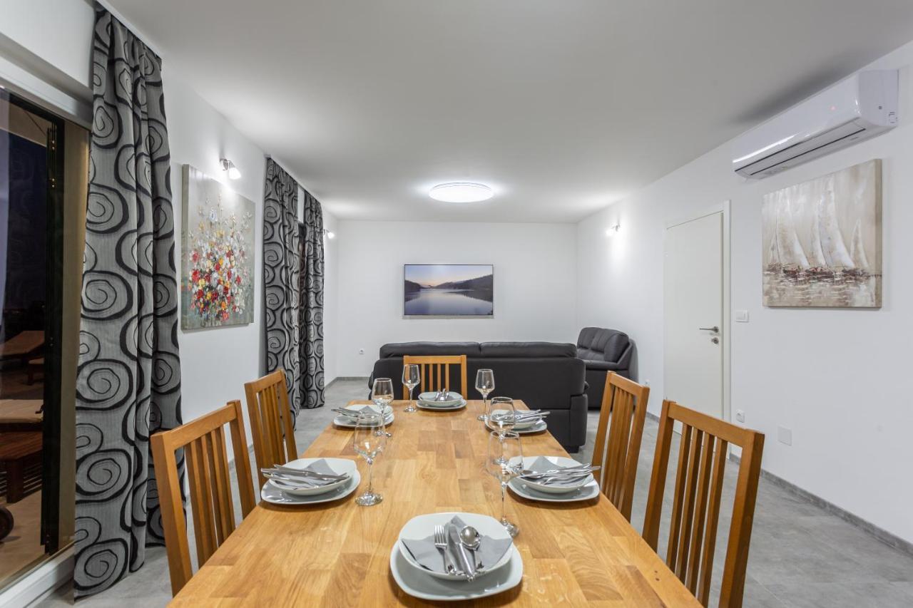 Villa Secluded House - Guaranteed Privacy - Heated Pool Klis Esterno foto