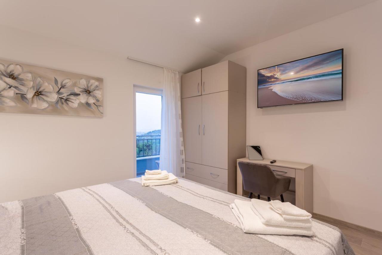 Villa Secluded House - Guaranteed Privacy - Heated Pool Klis Esterno foto