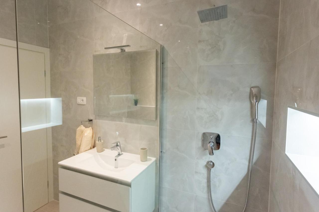 Villa Secluded House - Guaranteed Privacy - Heated Pool Klis Esterno foto