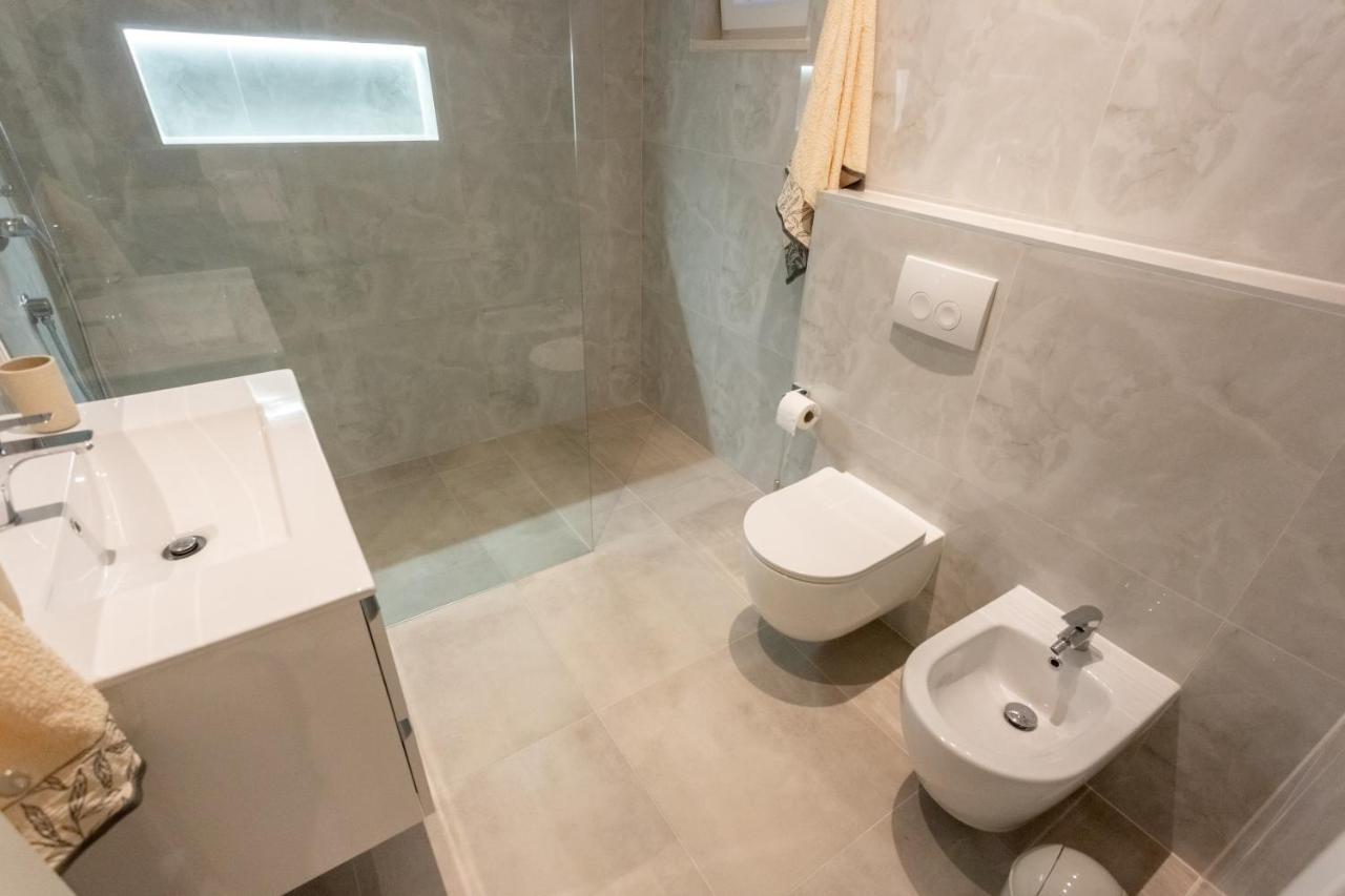 Villa Secluded House - Guaranteed Privacy - Heated Pool Klis Esterno foto