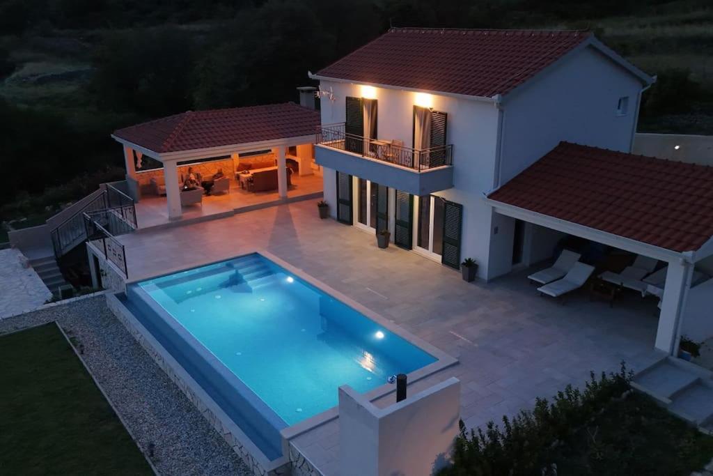 Villa Secluded House - Guaranteed Privacy - Heated Pool Klis Esterno foto