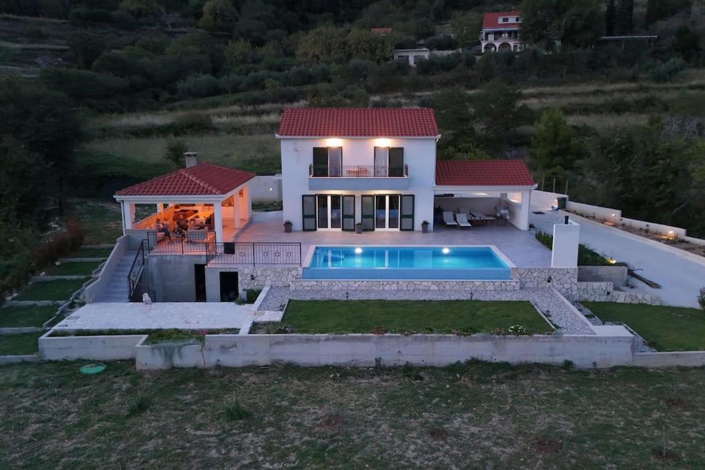 Villa Secluded House - Guaranteed Privacy - Heated Pool Klis Esterno foto